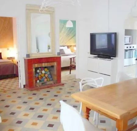 2 Chemin Neuf Balcon Апартаменты *